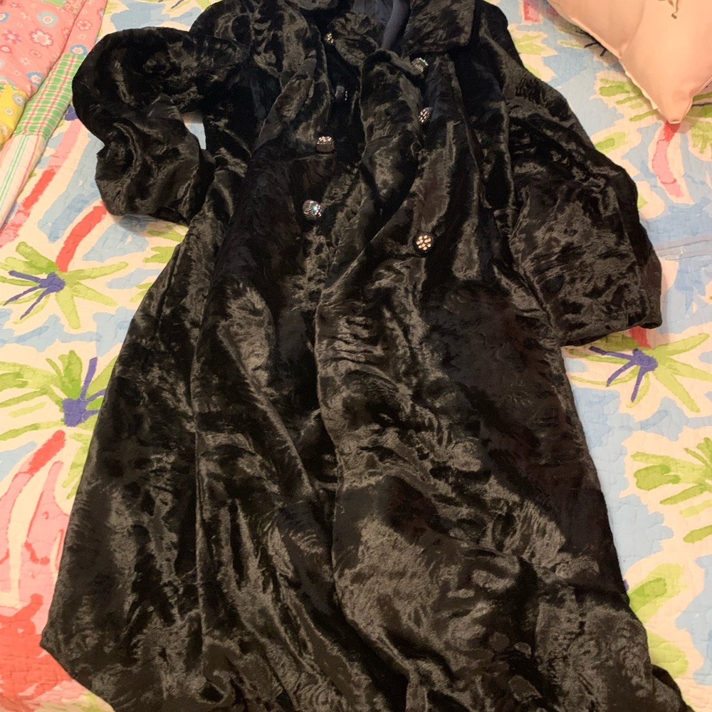 Vintage Borella Made in England Black Crushed Velour/Velvet Coat- Sportowne